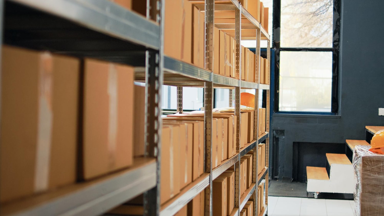 Short-Term Solutions: The Benefits of Flexible Commercial Storage